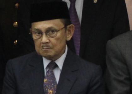 51small_37BJHabibie (1).jpg